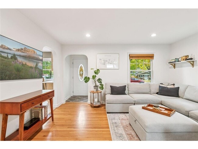 Foto del edificio - 3040 Hampshire Ave S