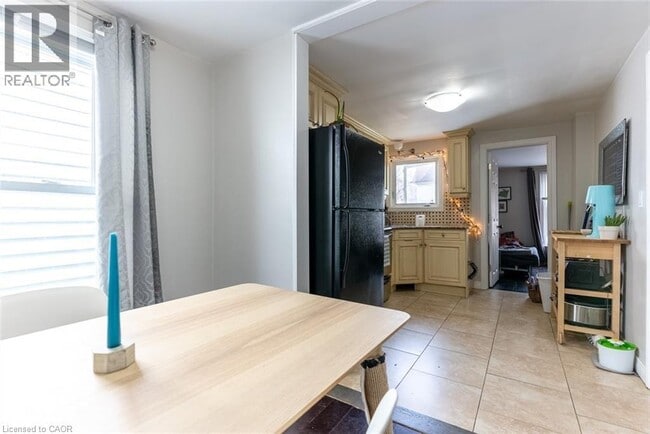 Building Photo - 132 Barnesdale Ave N