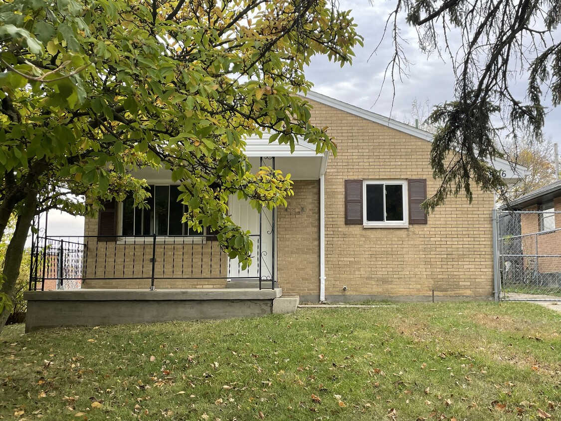 Primary Photo - 326 Blackwood Ave