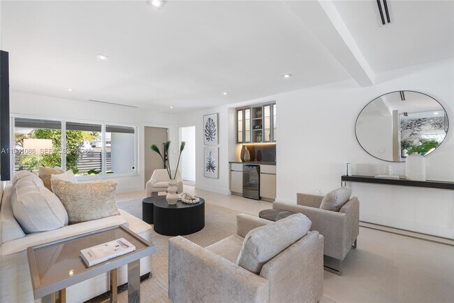 Foto del edificio - 7810 Hawthorne Ave