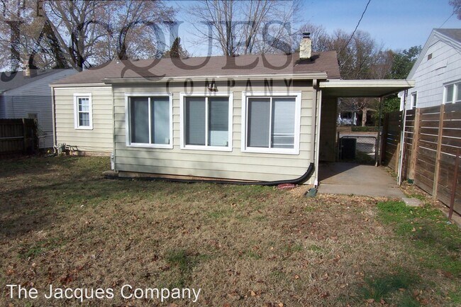 Building Photo - 3 br, 2 bath House - 1236 E. Portland St.