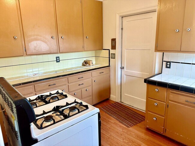 Foto del edificio - 3 br, 1 bath House - 2924 E Cornell Ave