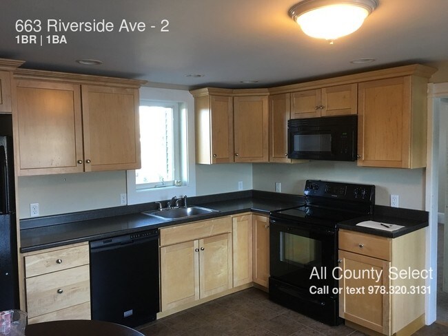 Building Photo - 663 Riverside Ave