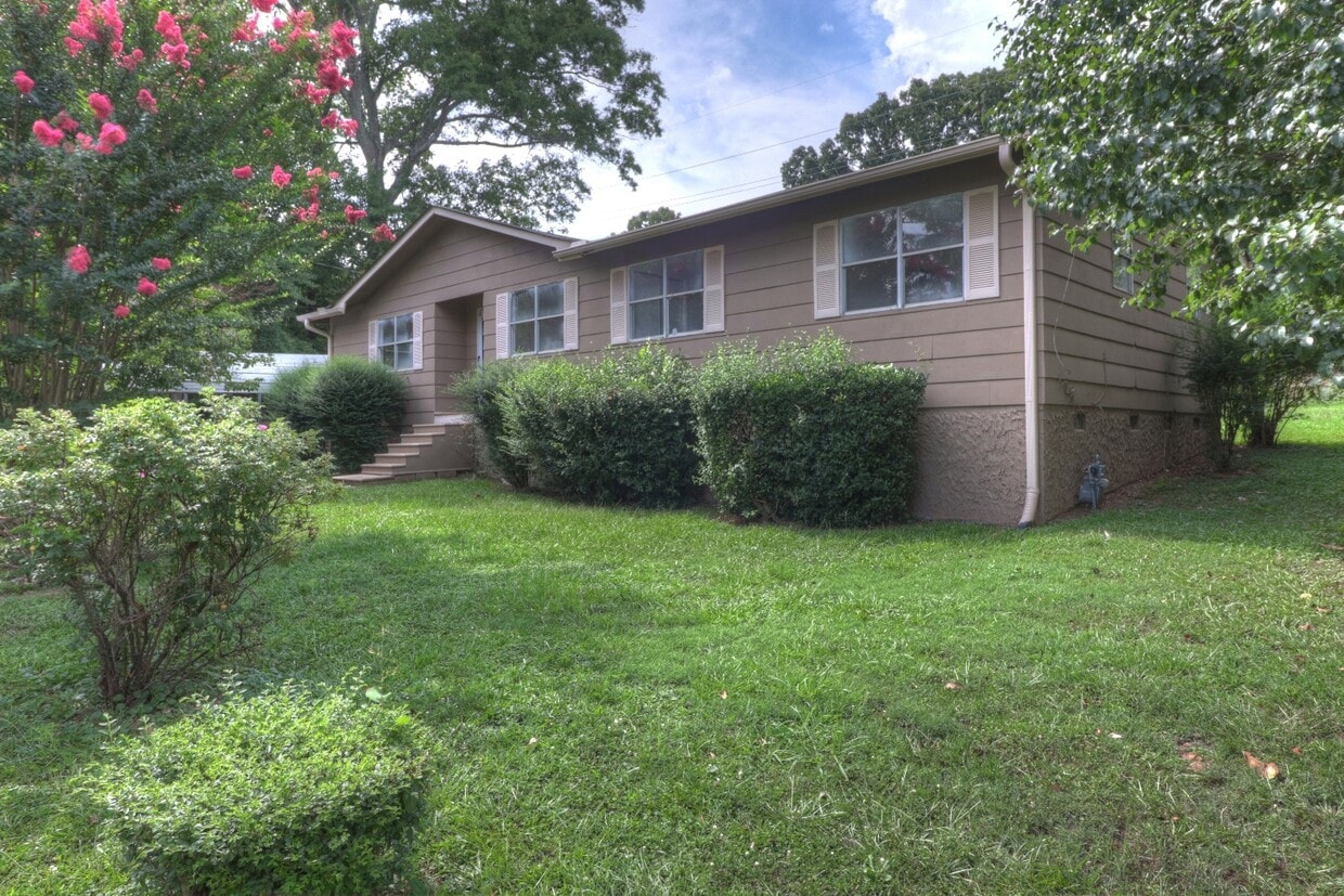 Primary Photo - 1446 Arnold St