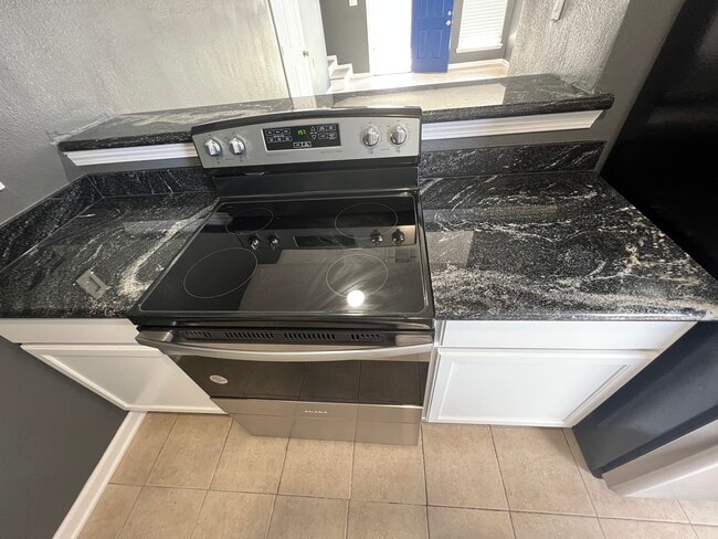 Building Photo - 520 Revere Dr