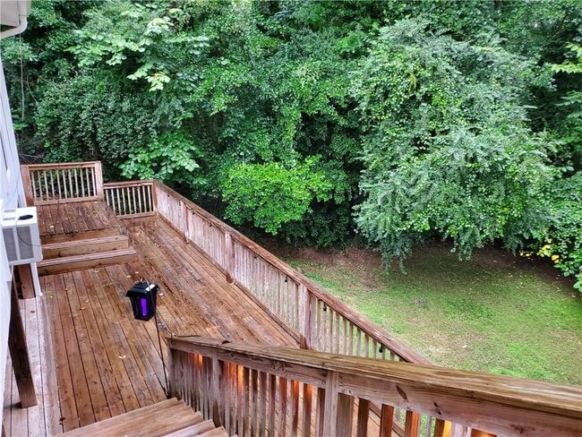 Foto del edificio - 2473 Woodacres Rd NE