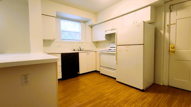 Foto del edificio - 813 Westwood Dr