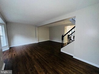 Building Photo - 22 Golf View Ct
