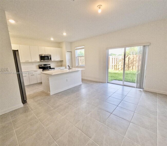 Building Photo - 12517 NW 23rd Ave