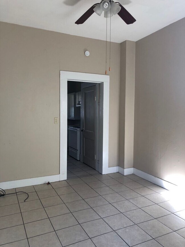Foto del edificio - 1 Bedroom Apartment Close to SHSU