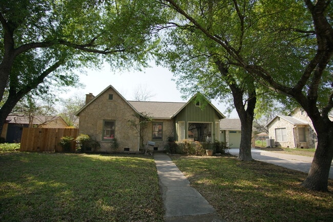 Photo - 268 Lovera Blvd House
