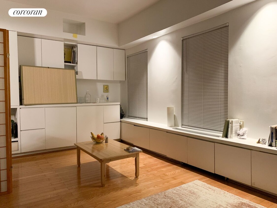Foto principal - 337 W 48th St