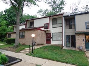 Building Photo - 1801 Laurel Rd