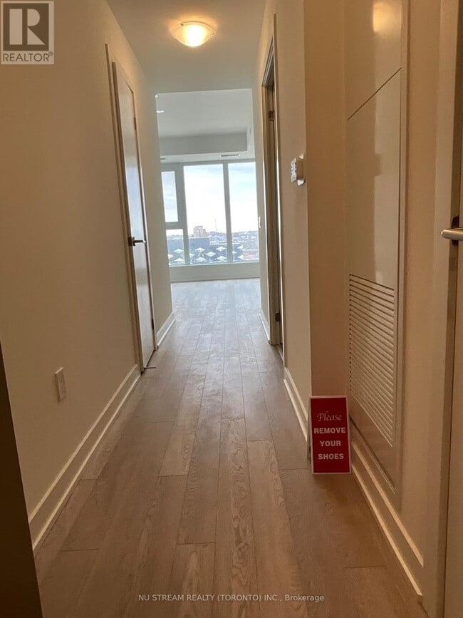 Building Photo - 5 Quarrington Ln