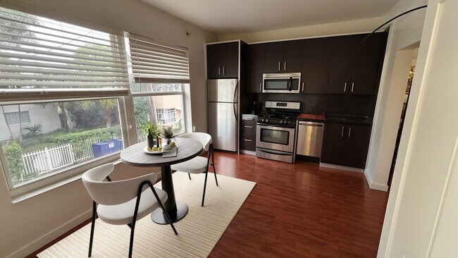 Foto del edificio - 1320 Drexel Ave