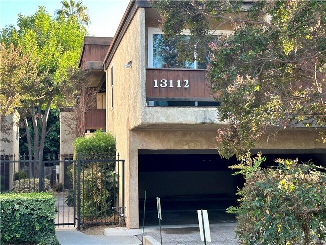 Foto del edificio - 13112 Moorpark St