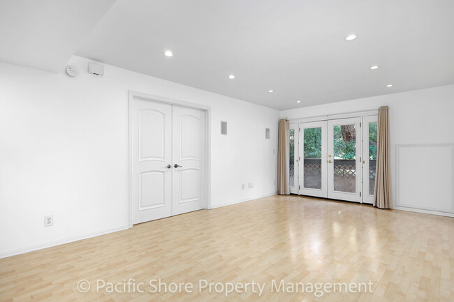 Building Photo - 2700 Cahuenga Blvd E