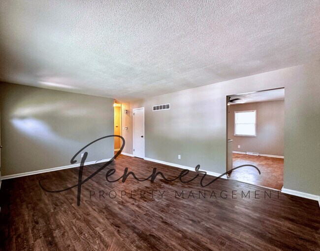 Foto del edificio - 11317 E 13TH St