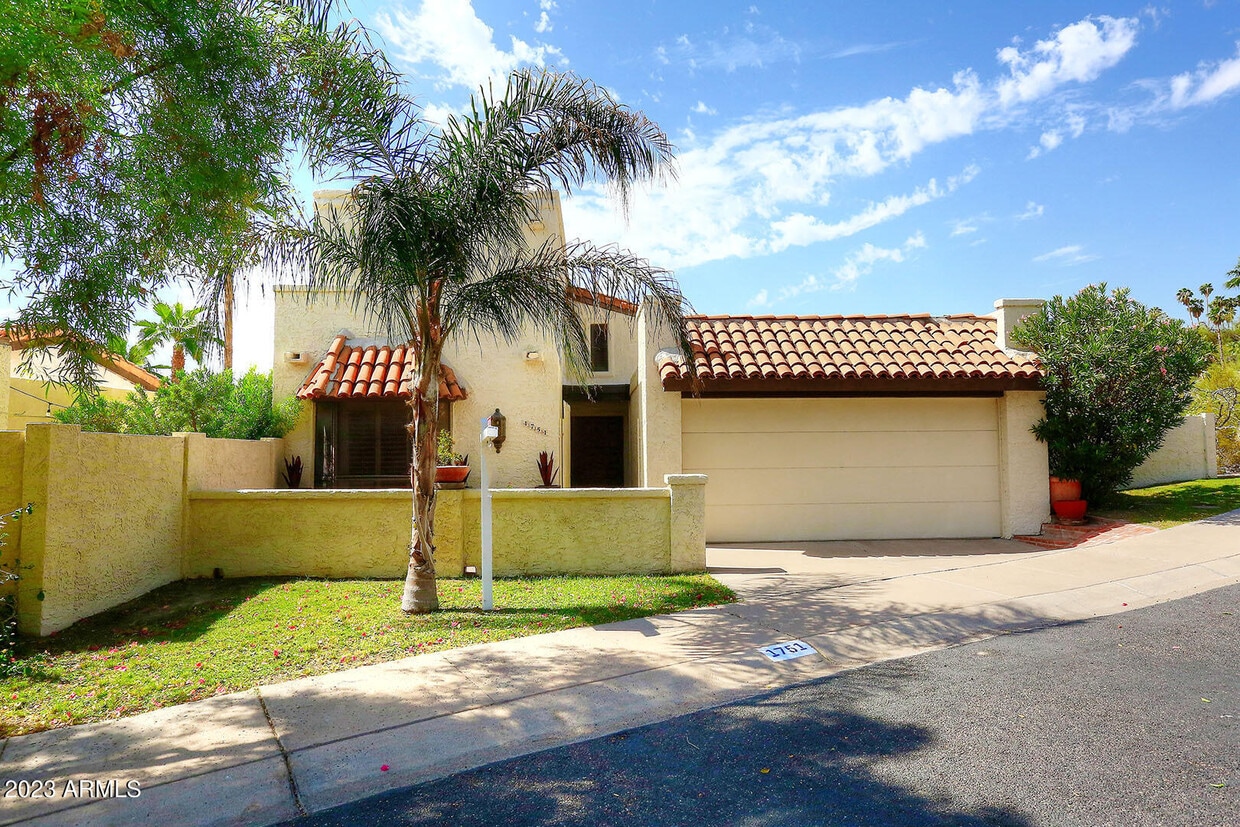 Primary Photo - 1751 E Frier Dr