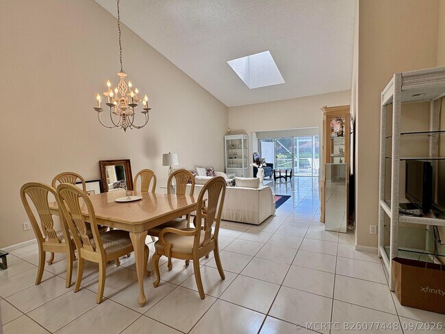 Foto del edificio - 7702 Majestic Palm Dr