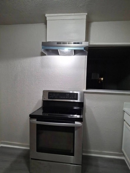 Photo - 5401 Doolittle Blvd House