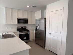 Building Photo - 25670 Roy Rogers Rd