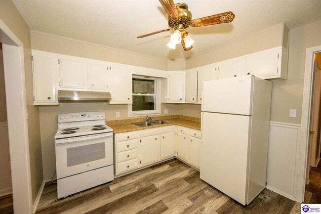 Building Photo - 148 Maple Ln