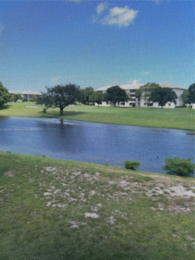 Building Photo - 9230 Lagoon Pl