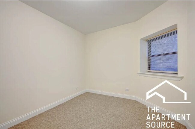 Building Photo - 2838 N Albany Ave