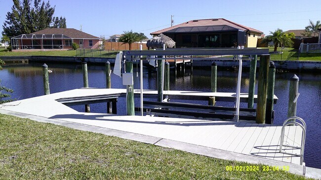 Foto del edificio - Saltwater Canal Waterfront 3/2/2 off Old B...