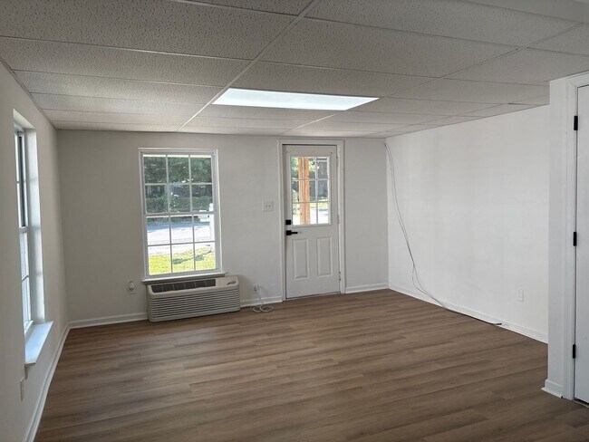 Foto del edificio - Renovated Duplex in Central Tullahoma