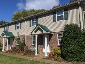 Building Photo - 160 Central Dr