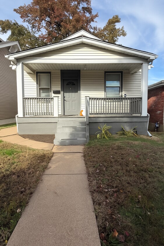 Foto principal - 5717 Lansdowne Ave