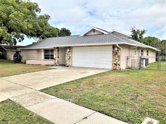 Building Photo - 2059 Sandpiper Dr