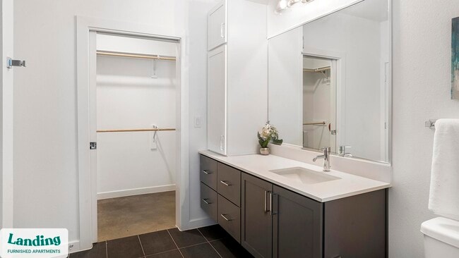 Foto del edificio - 5511 Caprock Smt Dr