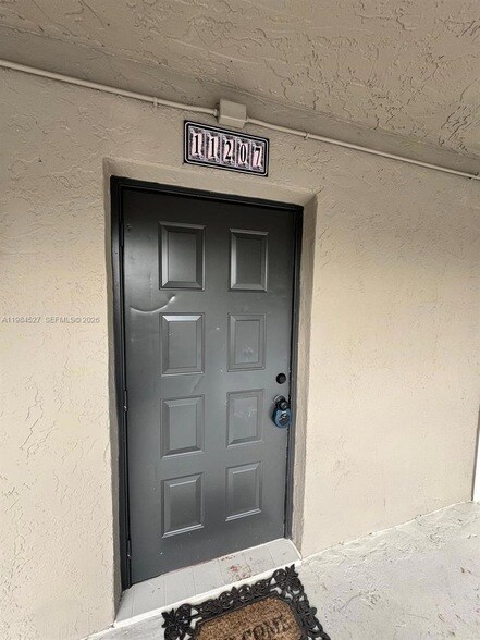 Building Photo - 11207 Royal Palm Blvd