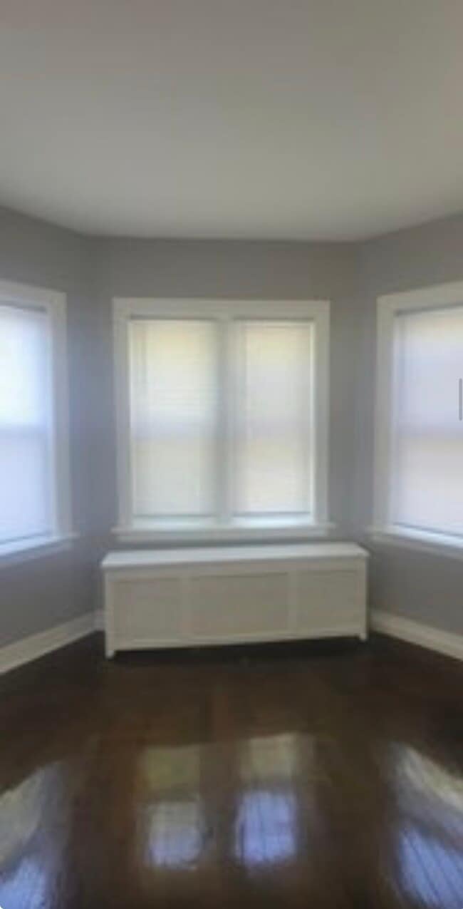 Building Photo - 8043 S Maryland Ave