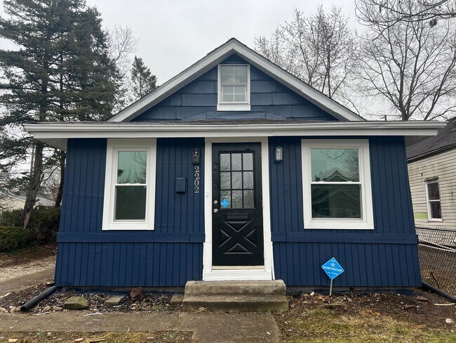 Foto del edificio - 2202 Hamilton Ave