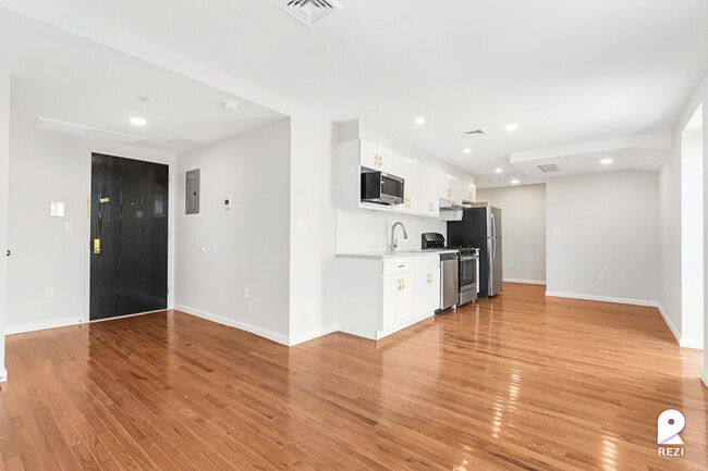 Building Photo - 23 Unit Condo Package