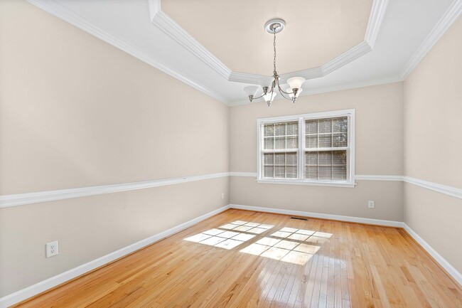 Foto del edificio - Charming 3-Bedroom Home in Prime Raleigh L...