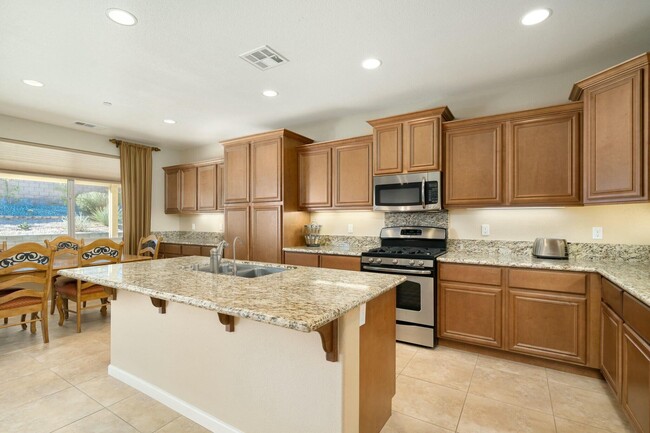 Building Photo - 73771 Picasso Dr