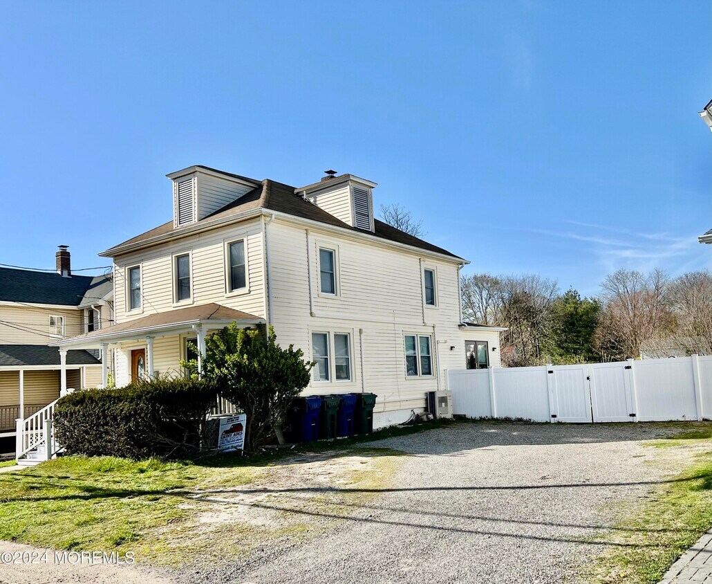 325 Roosevelt Ave, Ocean Township, NJ 07755 House Rental in Ocean