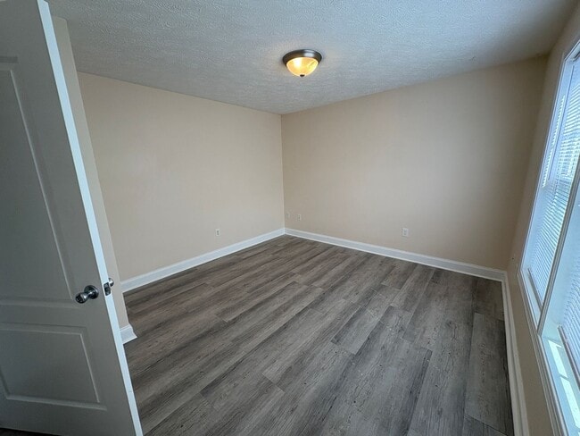 Foto del edificio - 730 Twisted Oak Dr NW