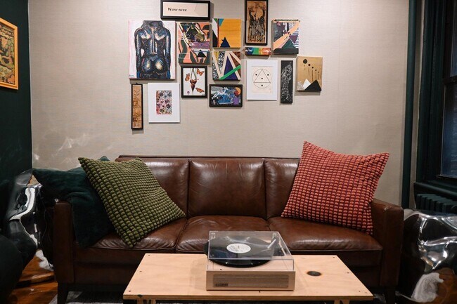 Foto del edificio - 318 E 151st St
