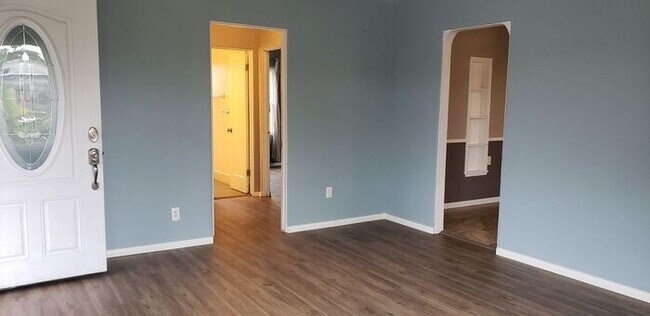 Foto del edificio - Charming La Mesa home with large private yard and garage!