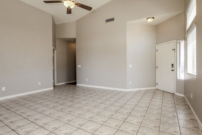 Foto del edificio - 14510 N 87th Ave