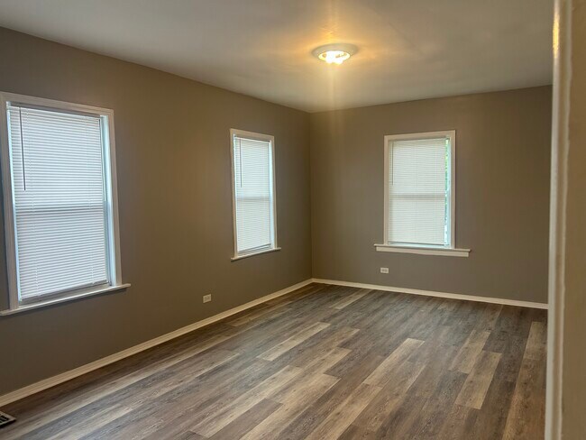 Building Photo - 8459 S Morgan St