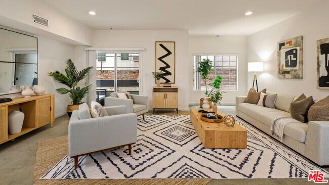 Foto del edificio - 10627 Ashton Ave