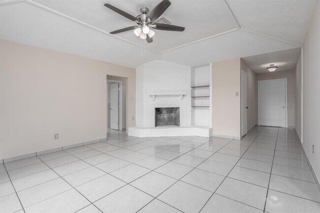 Building Photo - 9919 Overview Dr