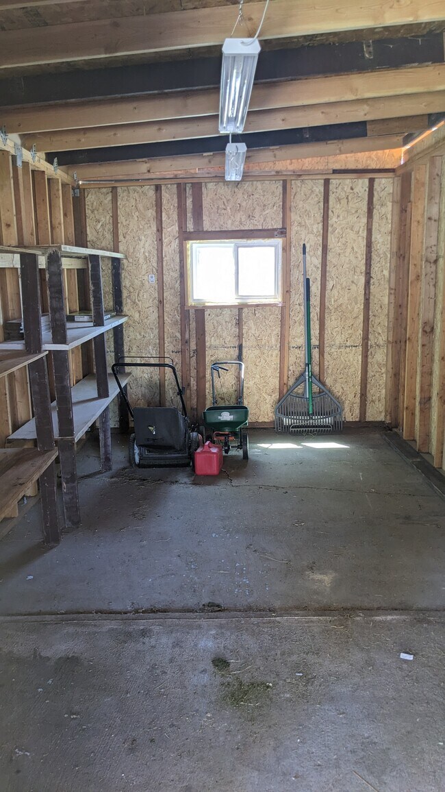 Building Photo - 1630 Manzanita St